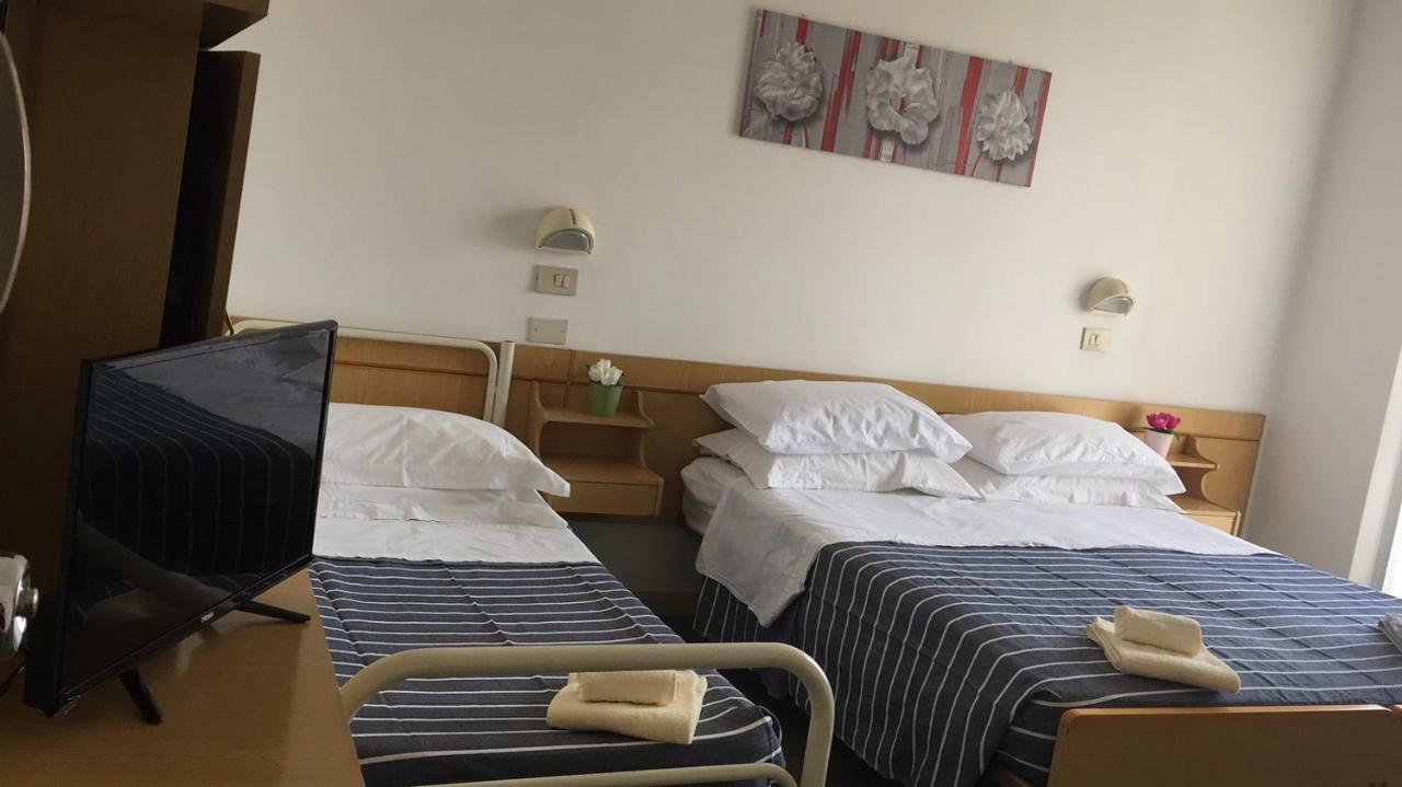 Hotel Savini ريميني المظهر الخارجي الصورة